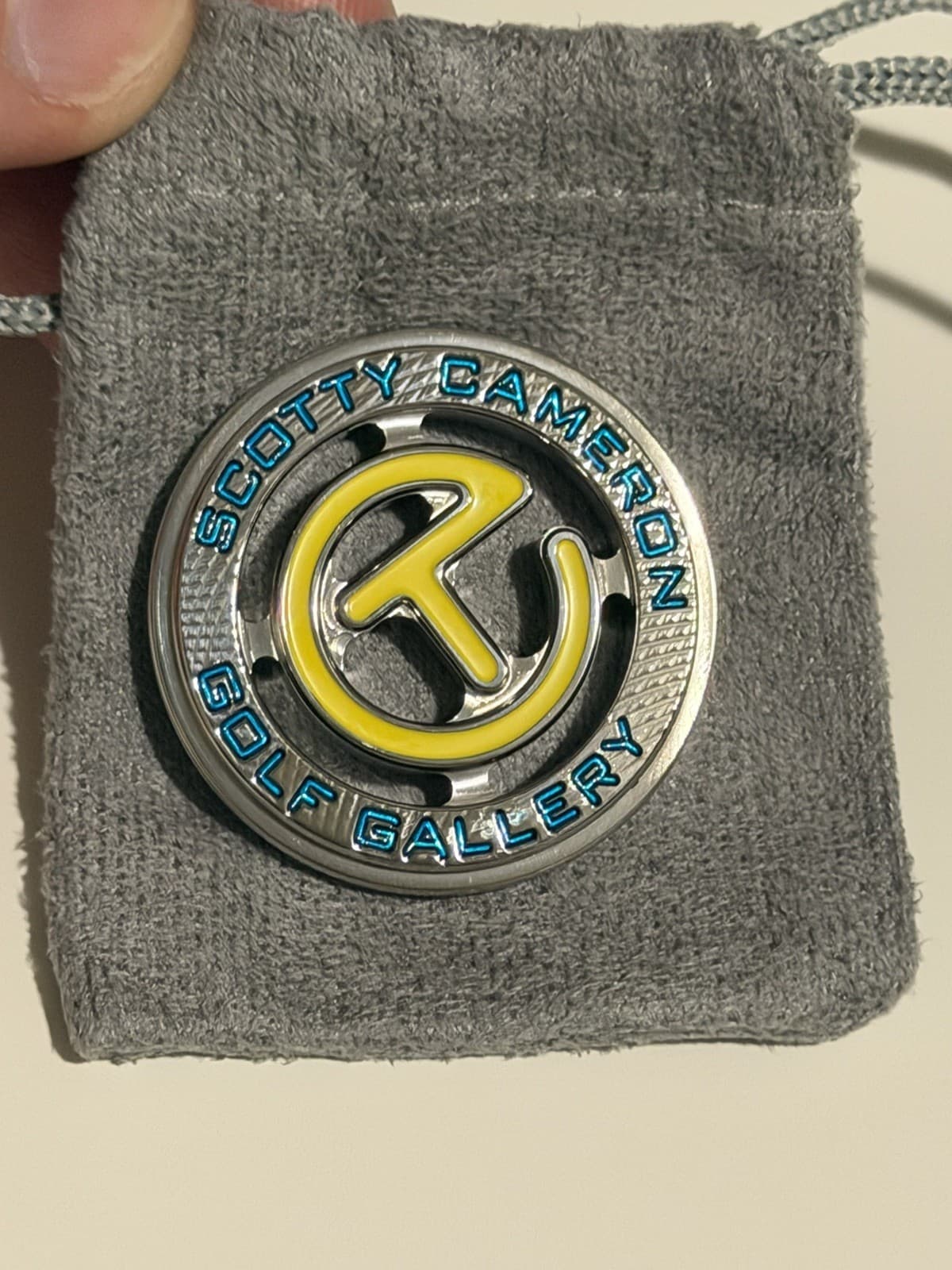 2026 Gallery Circle T SSS Ball Marker — Black / Pink